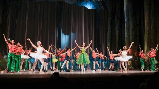 La magia de Cenicienta llega al teatro con una gran producción de ballet para toda la familia
