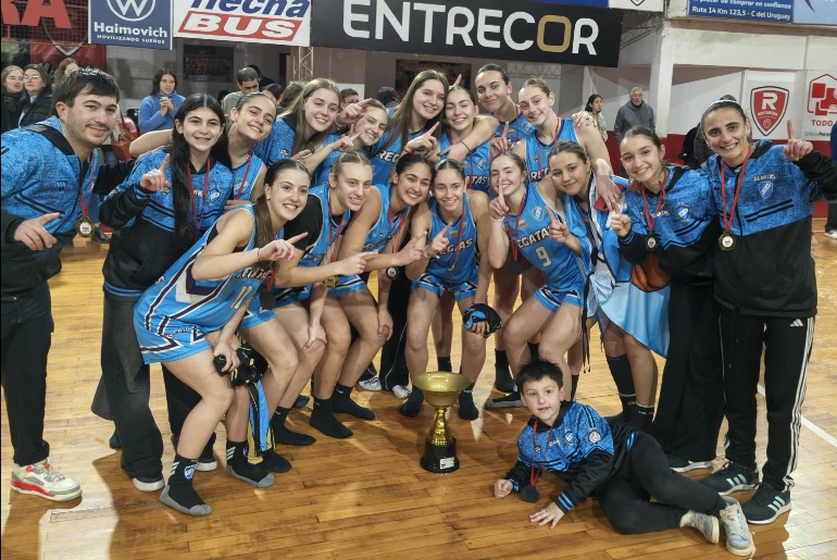 Regatas gritó campeón en la Liga Femenina de Juveniles