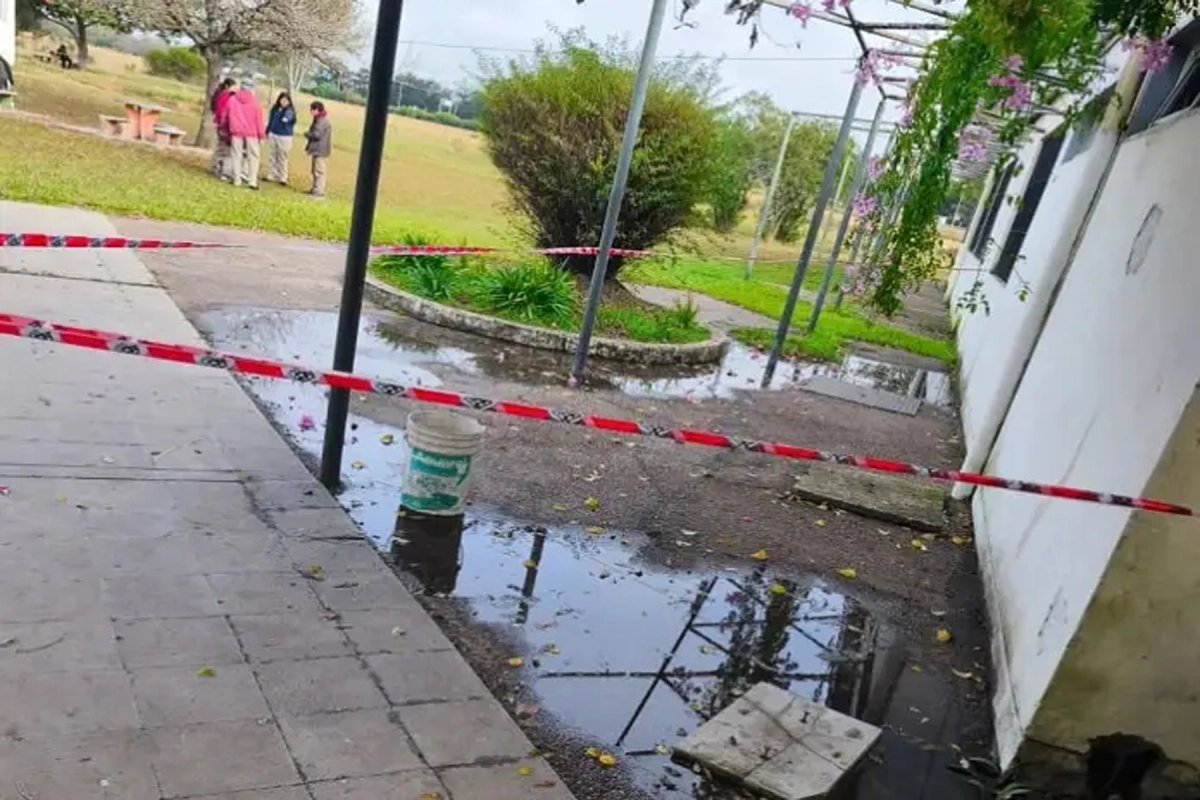 Suspenden las clases en la Agrotécnica de Estancia Grande por el rebalse de aguas servidas
