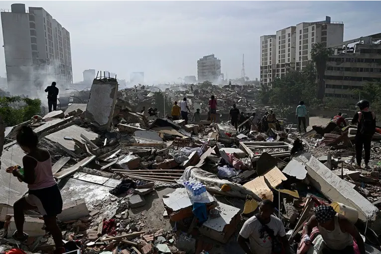 Se elevan a 1.430 los muertos por los terremotos en Venezuela y continúa la búsqueda de sobrevivientes