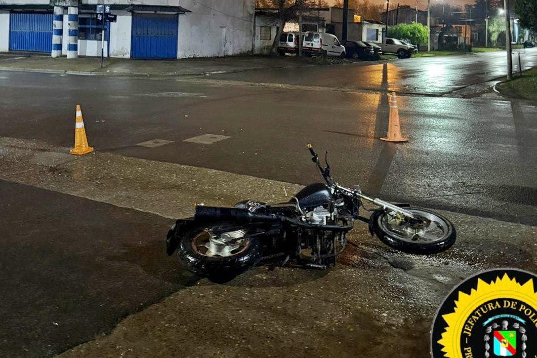Abandonó la escena de un choque, se presentó horas después y quedó detenido