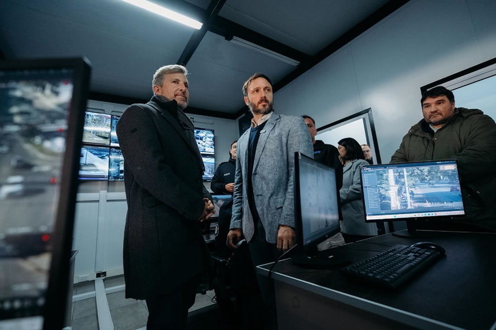 Frigerio inauguró un moderno centro de monitoreo y nuevas instalaciones para la Policía en Concordia