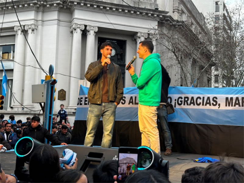 El regreso de Marcos Senesi desató una fiesta inolvidable en el corazón de Concordia