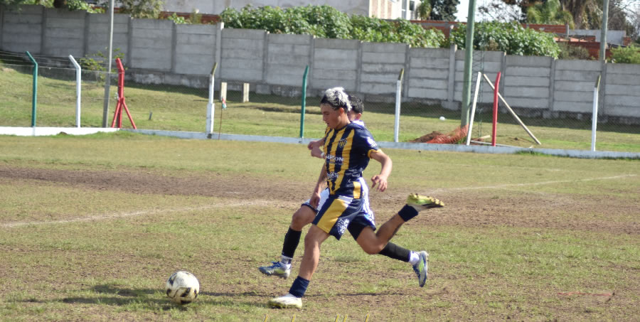 Benjamín López hizo historia y se convirtió en el primer jugador formado en las inferiores del Club Atlético Las Heras en debutar en primera