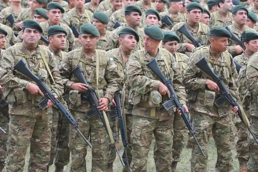 Las Fuerzas Armadas inician el reemplazo del histórico fusil FAL tras casi seis décadas
