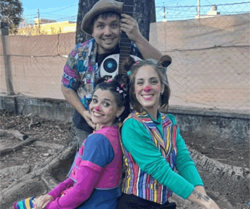 «Pequeño Baúl Misterioso» llega a Pueblo Viejo con teatro, música y juegos para toda la familia