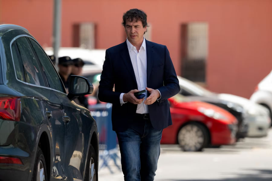 La Justicia de España condenó al hermano de Pedro Sánchez a 9 años de inhabilitación: le habían creado un cargo “innecesario”