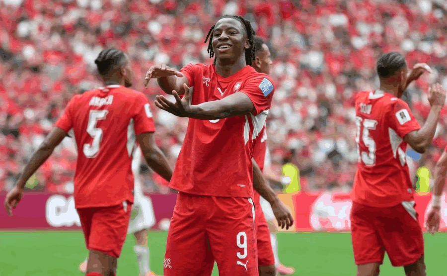 El DT de Suiza confirmó que su goleador no juega ante Argentina por una lesión