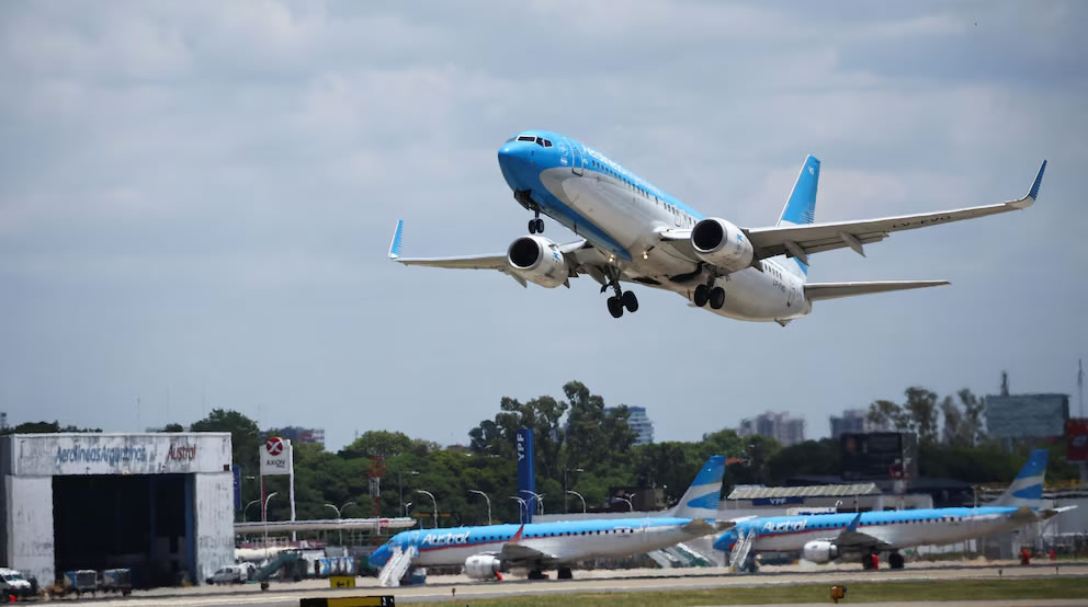 Pasajes a 5.000 dólares: se agotaron en 10 minutos dos vuelos de Aerolíneas Argentinas a Nueva York para la final