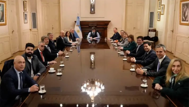 El Presidente reunió a su Gabinete y ratificó que la reforma del BCRA se presentará las próximas semanas