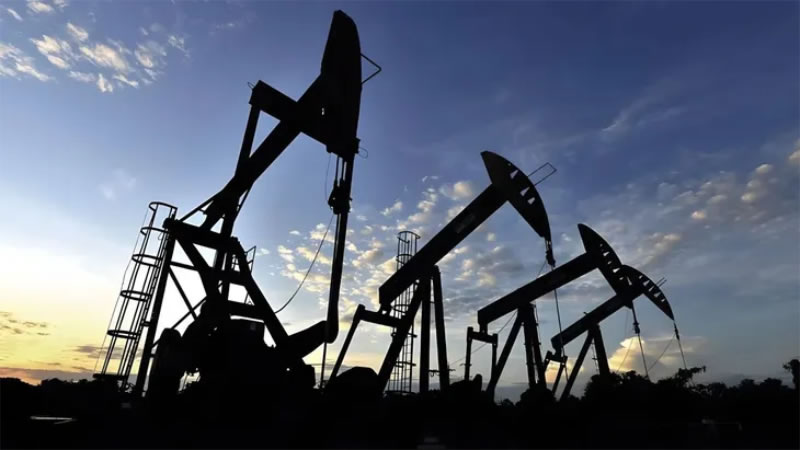 Nuevo récord en producción de petróleo: gracias a Vaca Muerta, la Argentina superó por primera vez los 900.000 barriles diarios