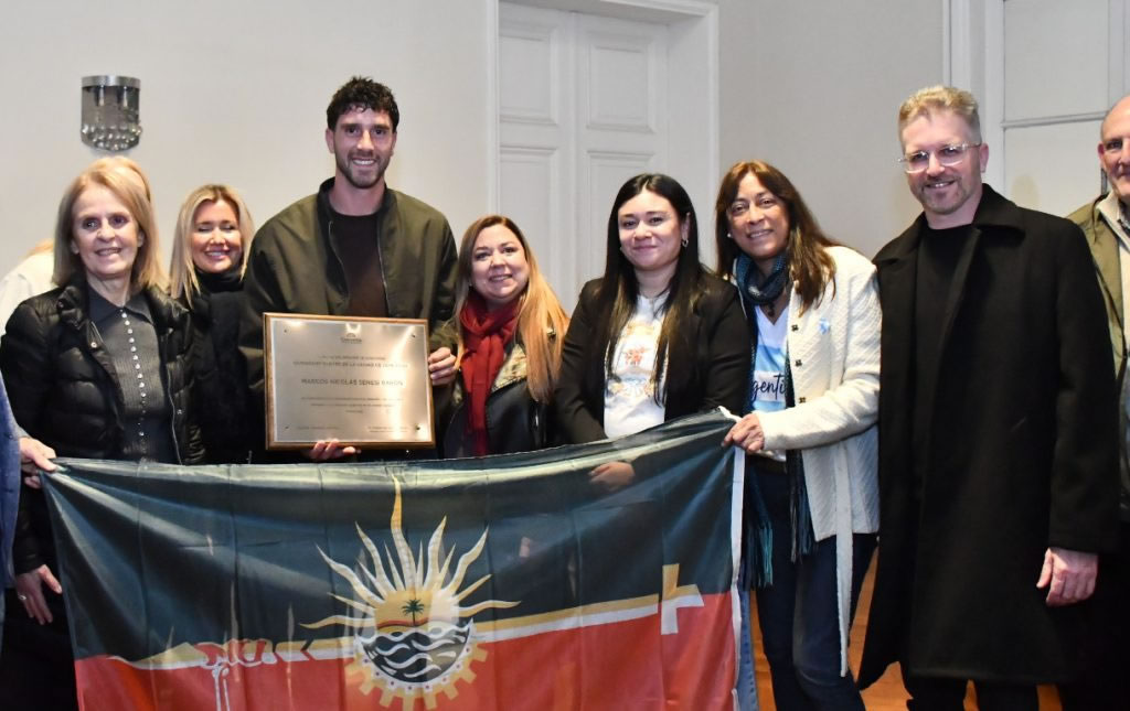 El Concejo Deliberante de Concordia distinguió a Marcos Senesi como «Ciudadano Ilustre»