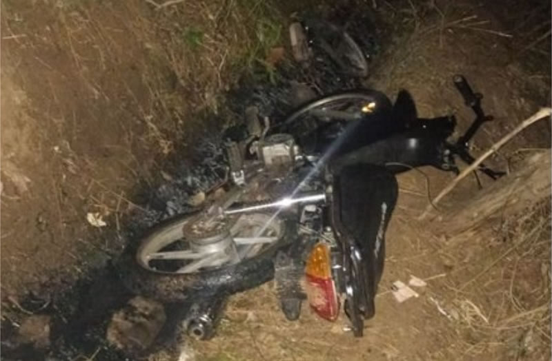 Hallan abandonada en una zanja una motocicleta que había sido robada