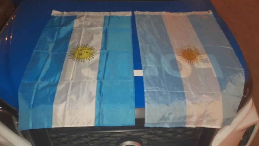 Recuperaron dos banderas argentinas robadas y detuvieron al presunto autor