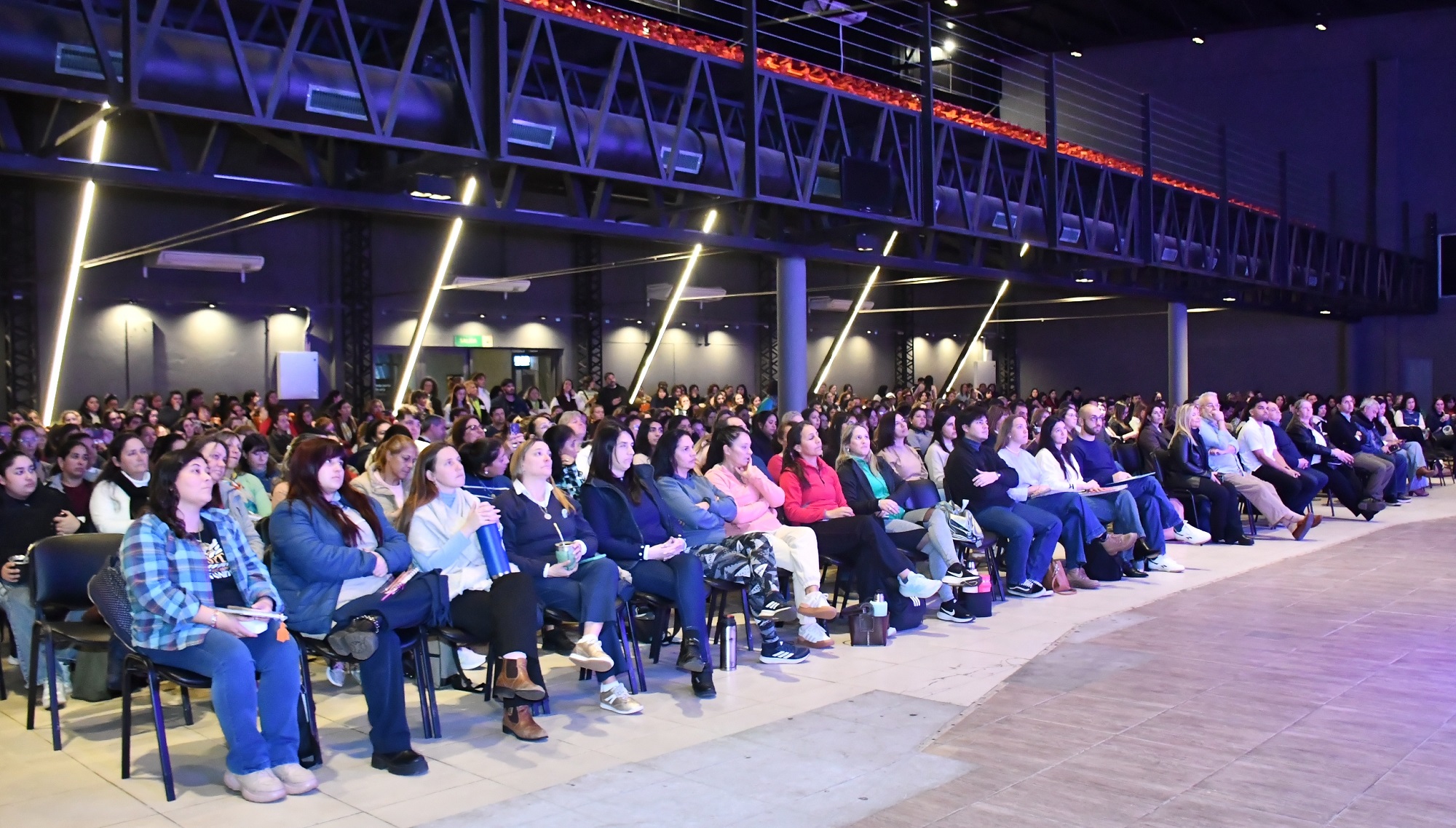 La Municipalidad impulsó una jornada pedagógica que convocó a más de mil docentes de la región
