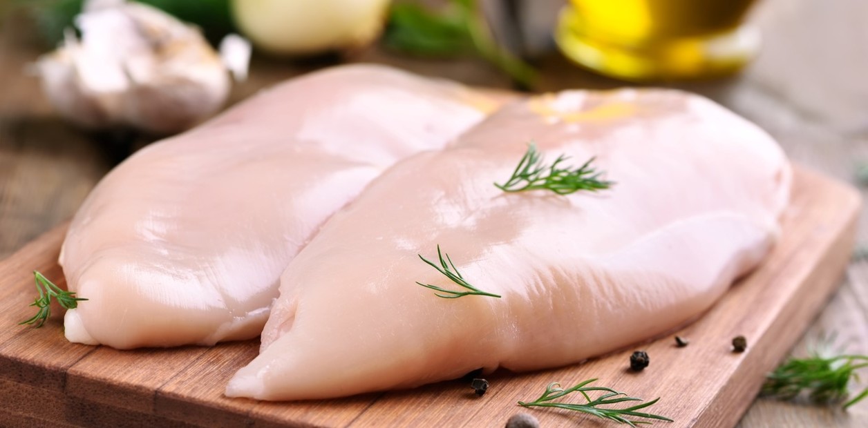 El pollo desplazó a la carne vacuna y se consolida como la carne más consumida por los argentinos
