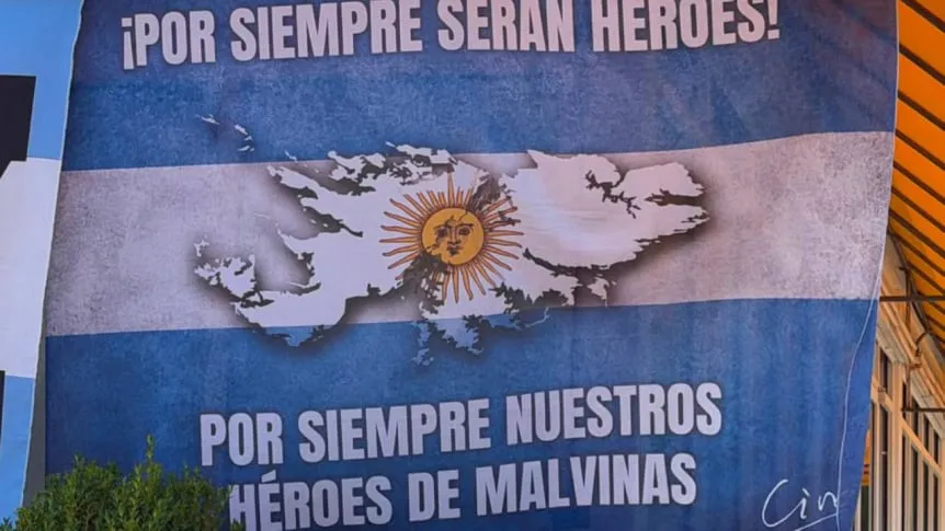 Argentina vs. Inglaterra: prohíben el ingreso al estadio con banderas alusivas a Malvinas