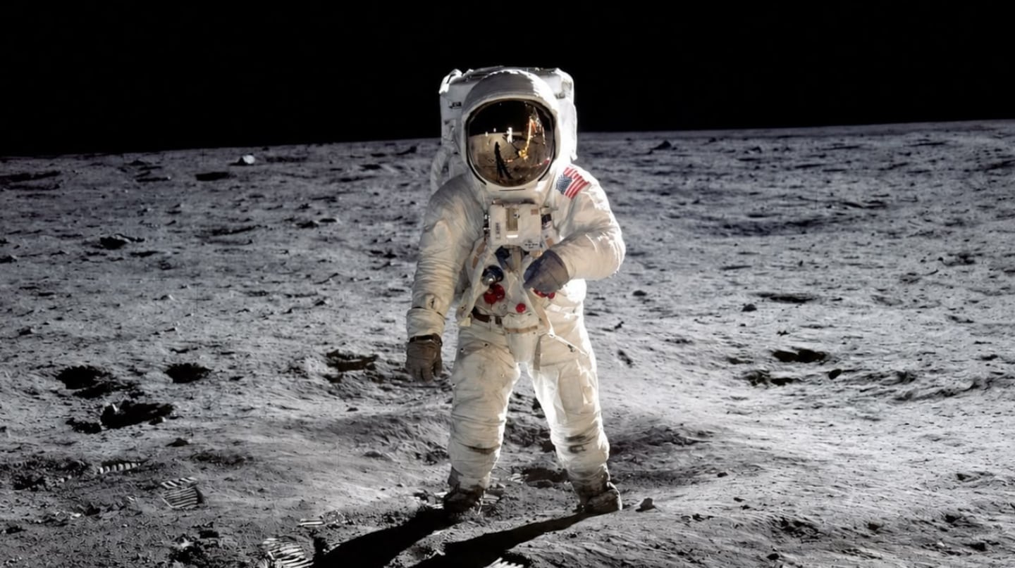 Una lapicera, 90 segundos de combustible y un plan extremo: los secretos jamás contados de la misión que llevó al hombre a la Luna