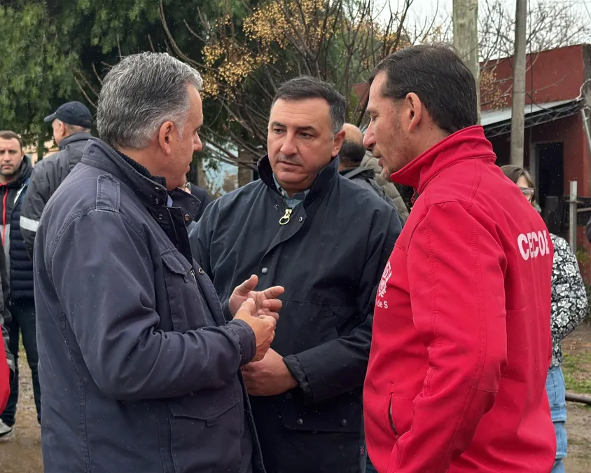 Uruguay: Presidente Orsi recorrió junto al intendente de Salto zonas afectadas por el temporal