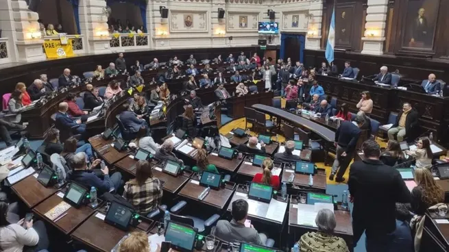 Legisladores de LLA y el PRO presentaron un proyecto para arancelar la salud y la educación a extranjeros en Buenos Aires