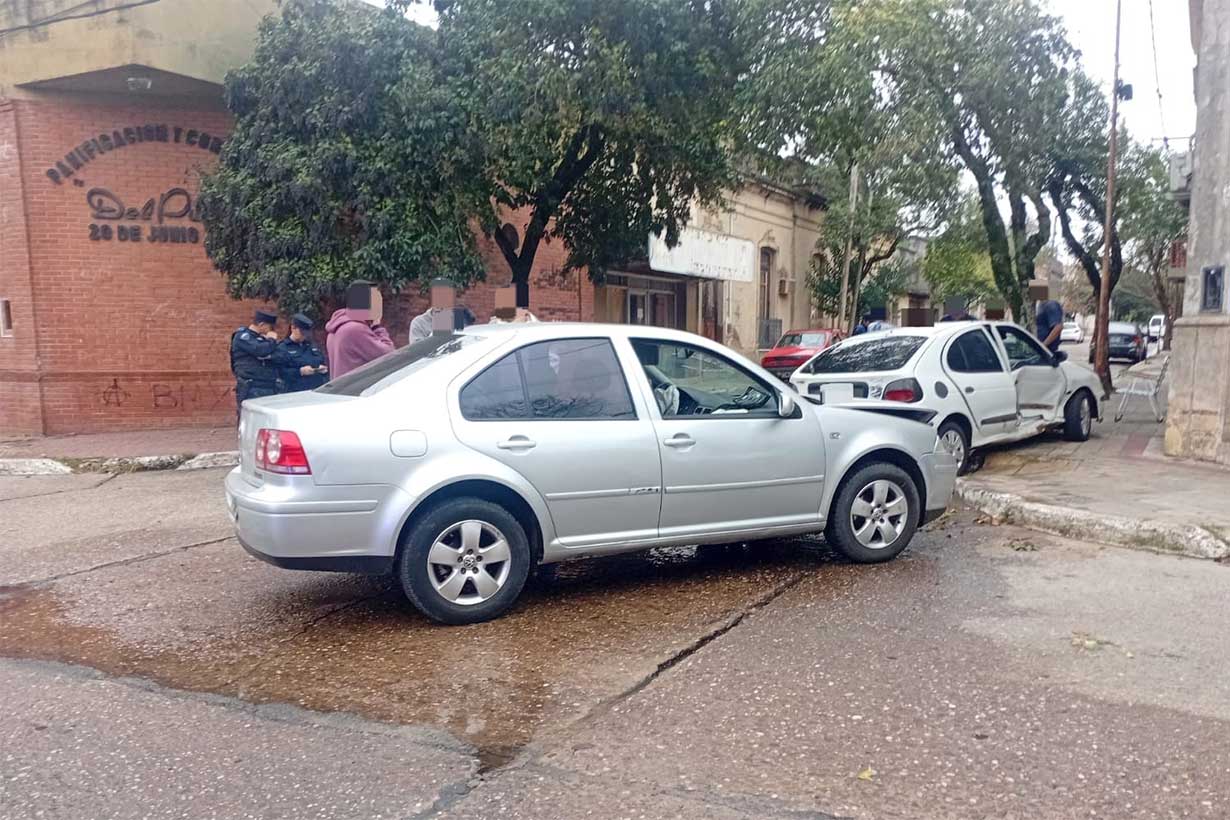 Conducía alcoholizado, chocó contra otro auto y una menor de 2 años terminó hospitalizada