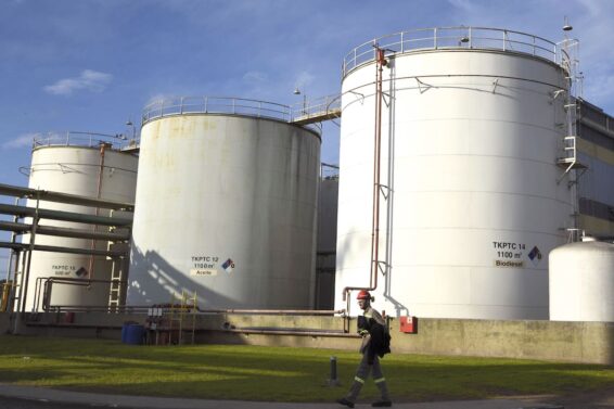 view-of-storage-tanks-at-the-industrial-complex-N56ZAN6HJFG4DOM4CT2J2PD2ZA