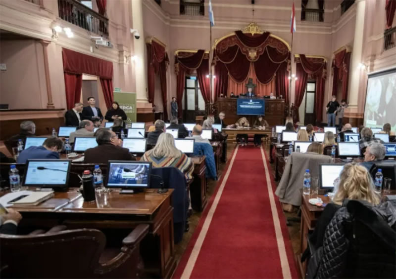 Diputados bajo la lupa: gasto, planta, dietas y contrataciones