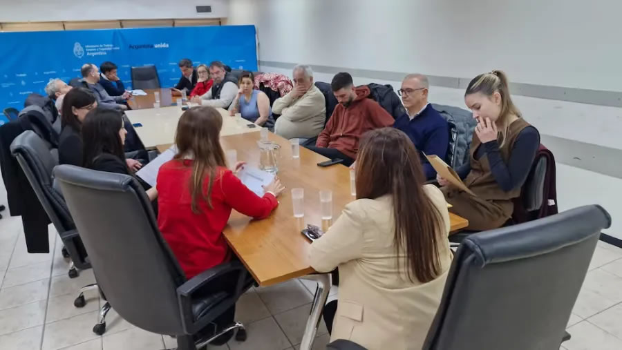 El Gobierno nacional otorgó un aumento salarial por cuatro meses para los empleados estatales