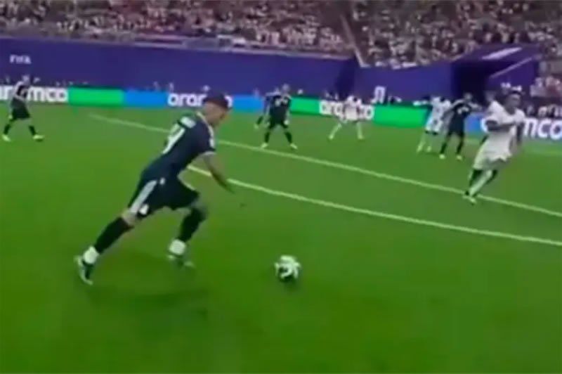 FIFA publicó la Ref Cam de Argentina-Inglaterra: reclamos, tensión y el gol de Enzo