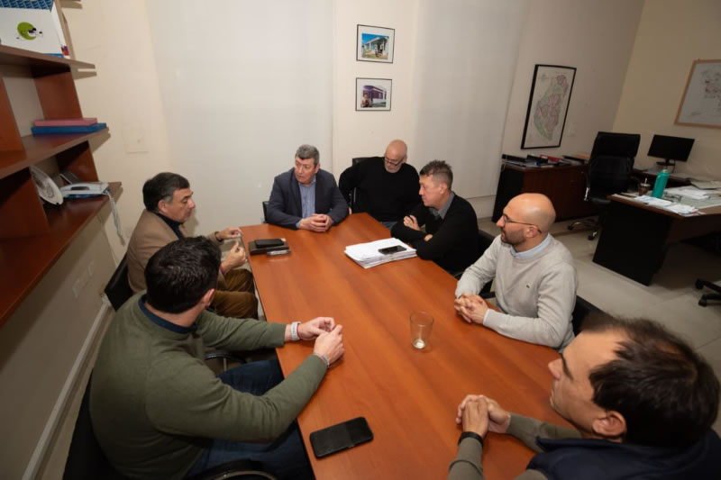 El IAPV y municipios del departamento Uruguay fortalecen el trabajo conjunto para proyectos de viviendas
