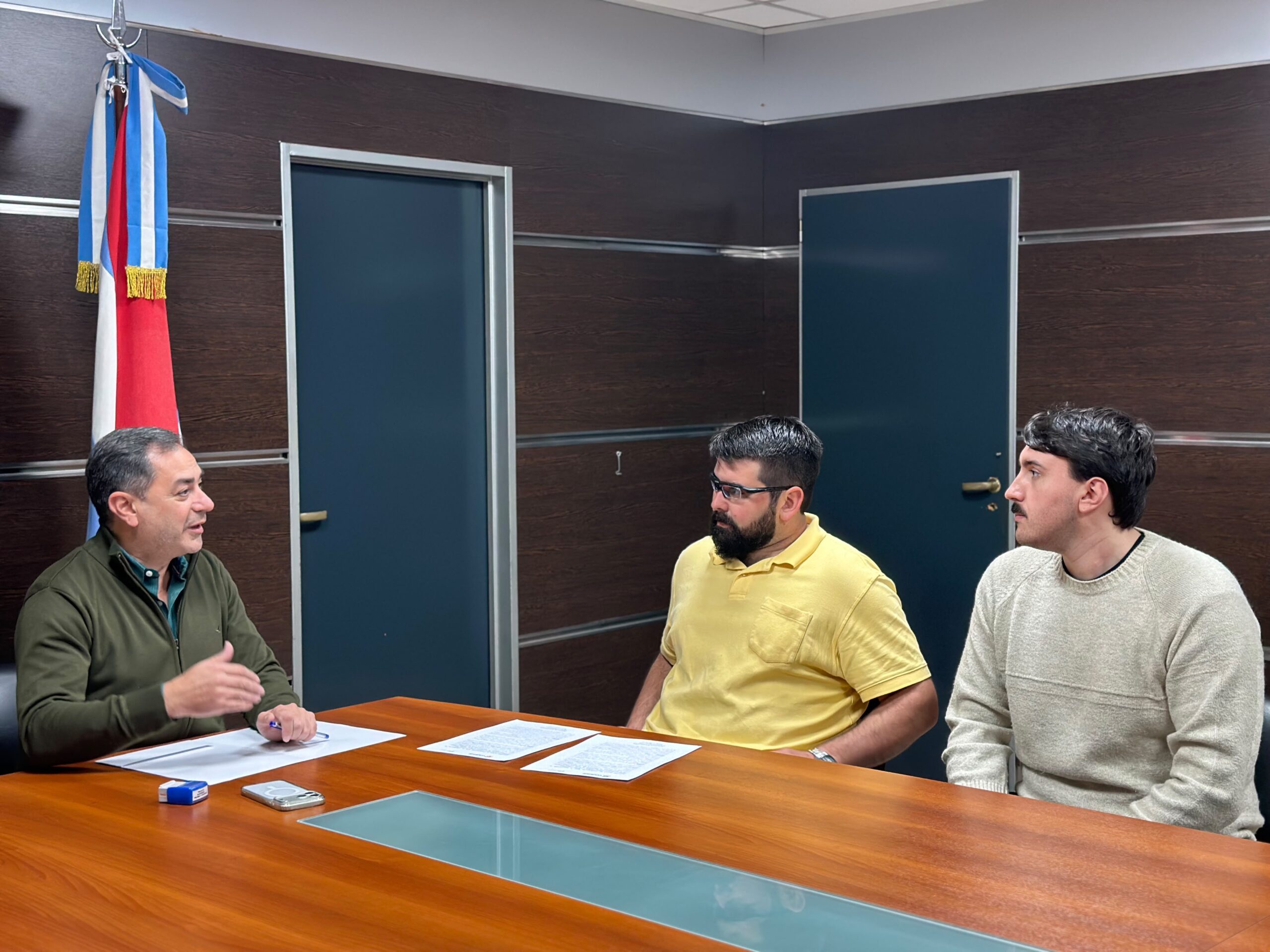 CODESAL firmó un convenio para fortalecer el deporte y el turismo en el lago de Salto Grande