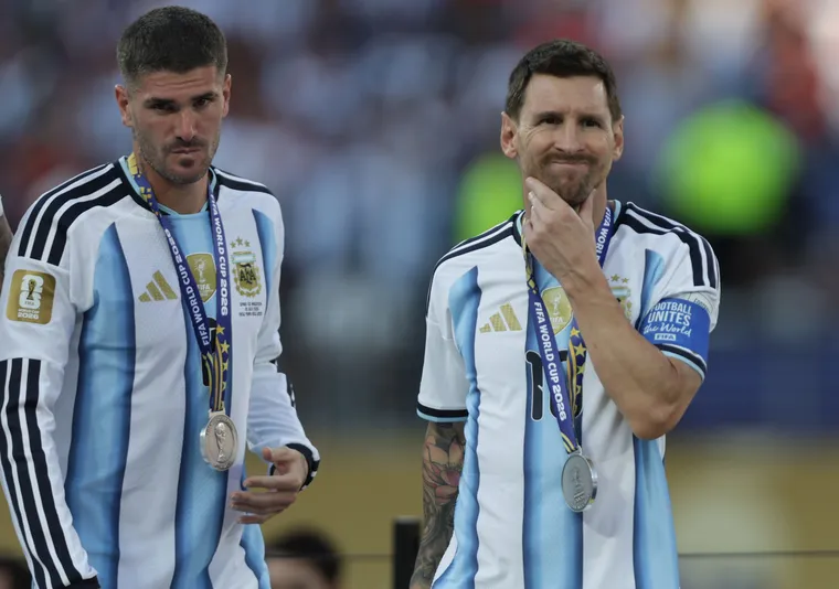Según una encuesta, el 60% cree en las teorías conspirativas sobre la final del Mundial