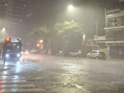 diluvia-en-buenos-aires-hasta-que-hora-habra-tormentas-en-el-amba-4ZME433KGRB53OYDKYLW2BRNI4