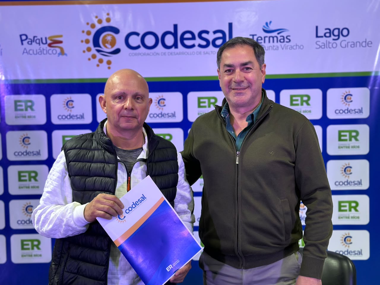 CODESAL y la Federación Entrerriana de Canotaje firmaron un convenio para la realización de actividades deportivas en el Lago Salto Grande