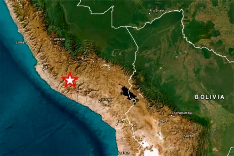 Fuerte terremoto de magnitud 7,2 sacudió Perú y evalúan daños en viviendas