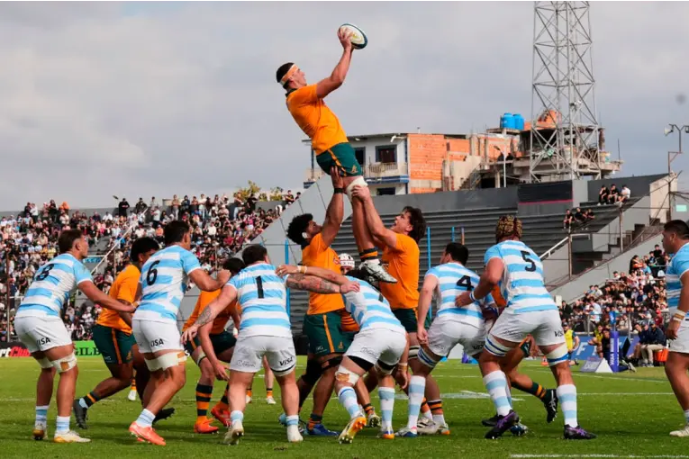 Los Pumas perdieron 27-21 ante Australia en el primer amistoso de la serie
