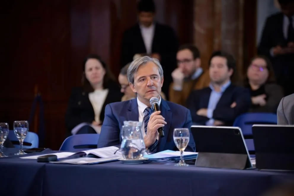 Bahl propone un mandato dual para el Banco Central: preservar el valor de la moneda y promover el empleo sostenible