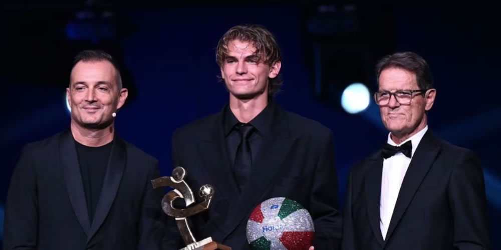 Nico Paz fue elegido como el mejor jugador joven de la Serie A en la última temporada