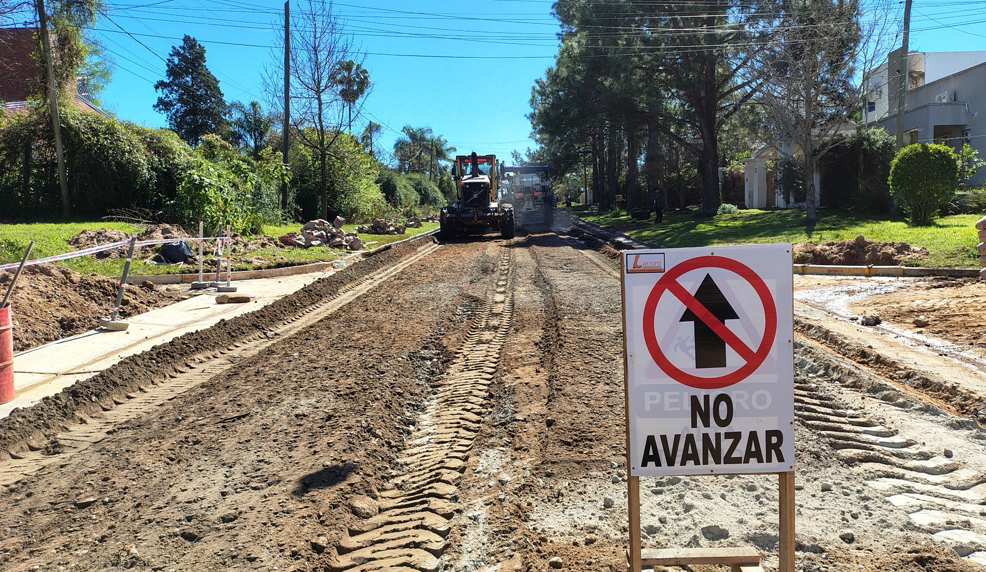 Pavimento, cordón cuneta y mejoras hidráulicas: así avanzan las obras en distintos barrios de Concordia