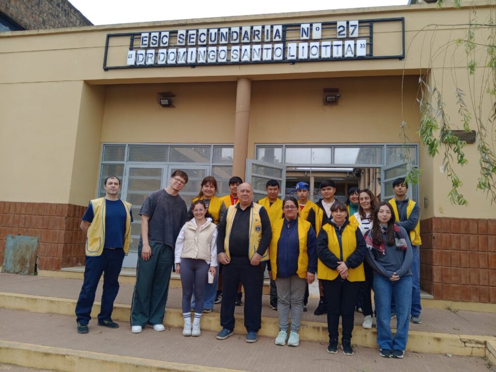 1.500 libros y una cadena de solidaridad: así llegó una importante donación a una escuela de Concordia
