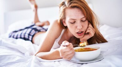la-sopa-de-pollo-ayuda-a-combatir-los-resfrios-XKGRO2SVIV5WODT5DXEQHEOV4Q