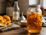 si-tenes-cascaras-de-naranjas-guardalas-mezcladas-con-vinagre-se-puede-lograr-una-limpiador-casero-imagen-ilustrativa-ia-gemini-XQYHYY4BF5DTXNKR6BXXHUXWEQ