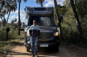 tiene-mas-de-30-anos-de-carrera-se-canso-de-la-oficina-y-armo-un-motorhome-con-el-que-recorrio-27-mil-kilometros-por-la-argentina-foto-linkeintatavarela-DXLFSAJVYNDFXMP3TSOHQNNUQU
